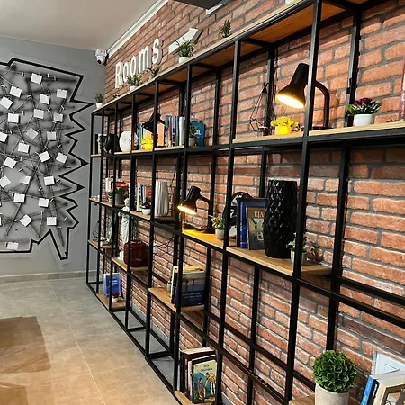 Hostel Mickitos Urban *